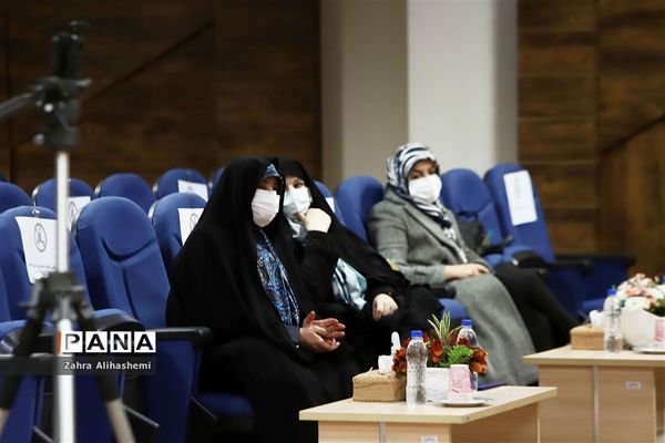 آیین تجلیل از نیم قرن خدمات آموزشی و فرهنگی علی اصغر فانی