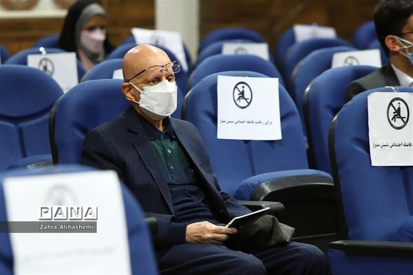 آیین تجلیل از نیم قرن خدمات آموزشی و فرهنگی علی اصغر فانی