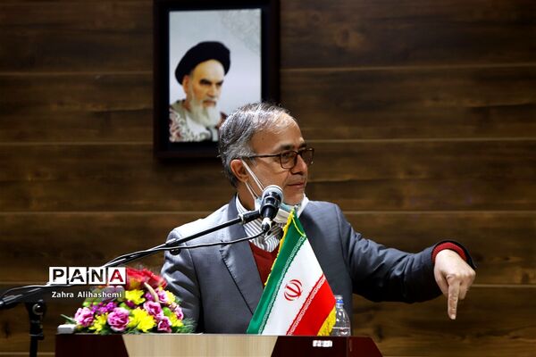 آیین تجلیل از نیم قرن خدمات آموزشی و فرهنگی علی اصغر فانی