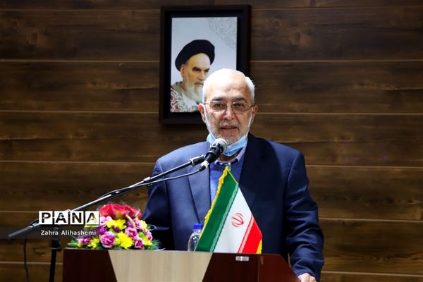 آیین تجلیل از نیم قرن خدمات آموزشی و فرهنگی علی اصغر فانی