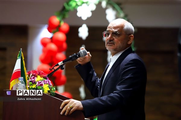 آیین تجلیل از نیم قرن خدمات آموزشی و فرهنگی علی اصغر فانی