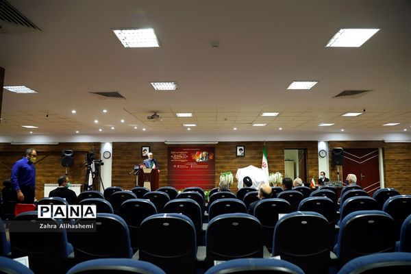 آیین تجلیل از نیم قرن خدمات آموزشی و فرهنگی علی اصغر فانی