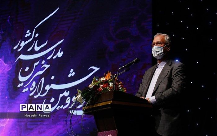 ربیعی: در ایام کرونا به انسان‌هایی نیاز داریم که برای دیگران درس آموزی کنند