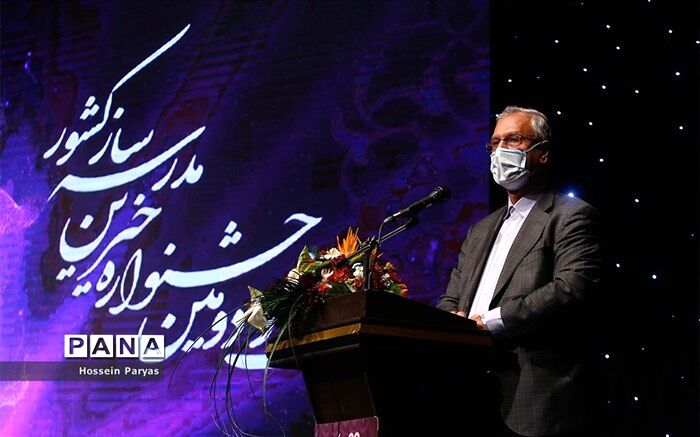 ربیعی: در ایام کرونا به انسان‌هایی نیاز داریم که برای دیگران درس آموزی کنند