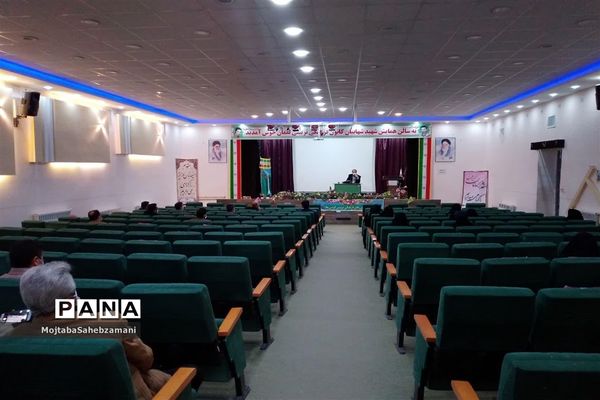 دوره ضمن خدمت هنرهای آوایی و نمایشی در کانون فرهنگی و تربیتی لقمان کاشمر