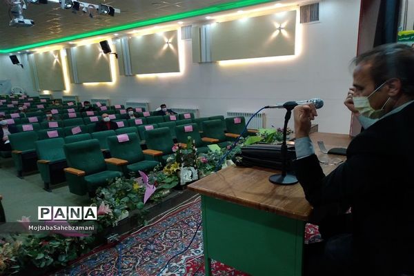 دوره ضمن خدمت هنرهای آوایی و نمایشی در کانون فرهنگی و تربیتی لقمان کاشمر