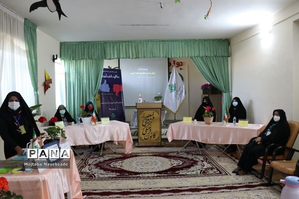 مرحله استانی مناظره ملی دانش‌آموزان دختر در مشهد
