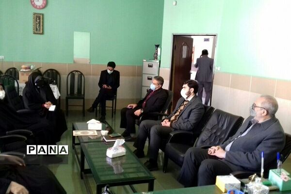 مراسم تقدیر از معاونان تربیتی منطقه خاورشهر به مناسبت هفته تربیت اسلامی