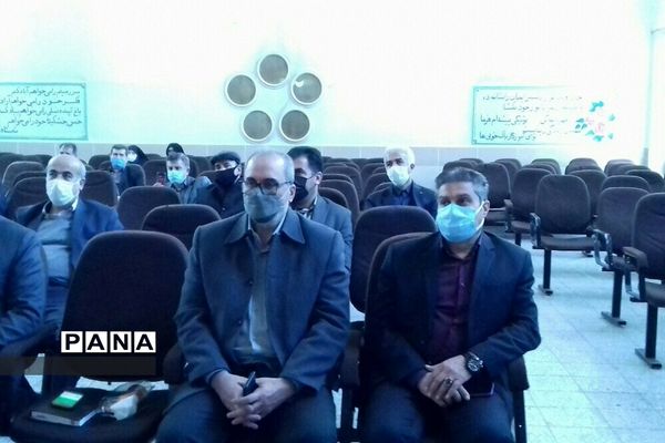 مراسم تقدیر از معاونان تربیتی منطقه خاورشهر به مناسبت هفته تربیت اسلامی