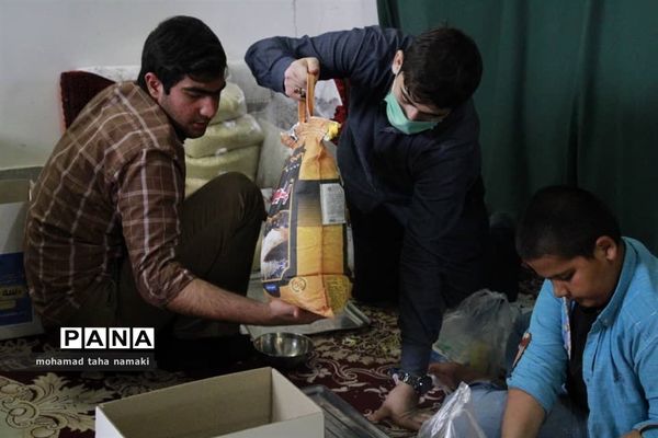 توزیع بسته‌های کمک معیشتی به نیازمندان آران و بیدگلی