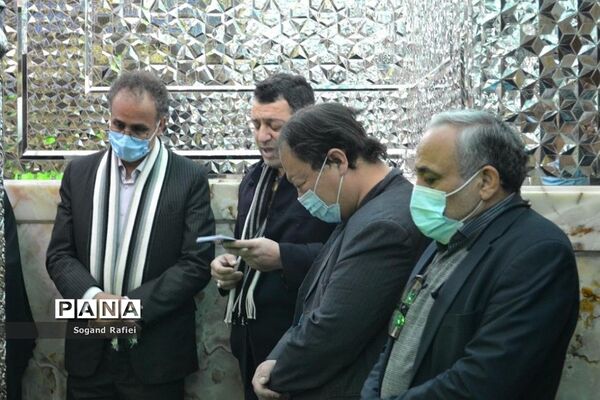 آستان مقدس شیخ‌‌صدوق شهرری عطر‌افشانی و غبار‌روبی شد