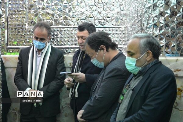 آستان مقدس شیخ‌‌صدوق شهرری عطر‌افشانی و غبار‌روبی شد