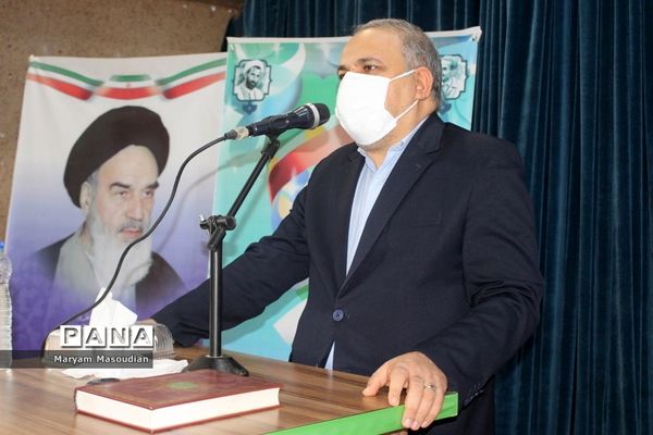 تجلیل از طلایه‌داران تربیت در بوشهر