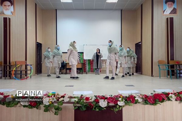 تمرین گروه سرود نمایشی پیشتازان به‌مناسبت هفته تربیت اسلامی و امور تربیتی