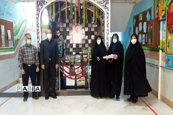 تجلیل از همکاران حوزه پرورشی و تربیت بدنی مدارس منطقه ۱۷