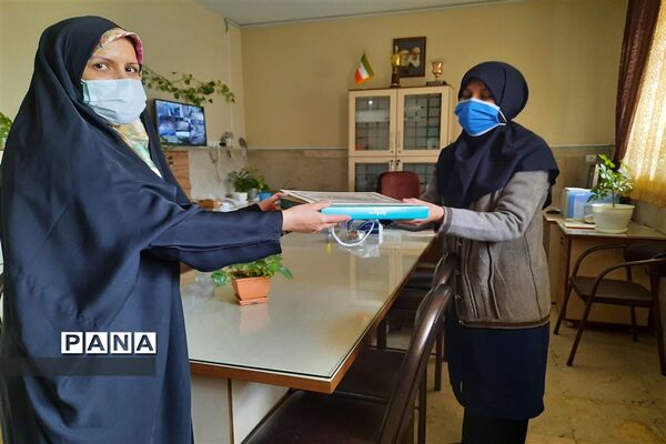 تجلیل از همکاران حوزه پرورشی و تربیت بدنی مدارس منطقه ۱۷