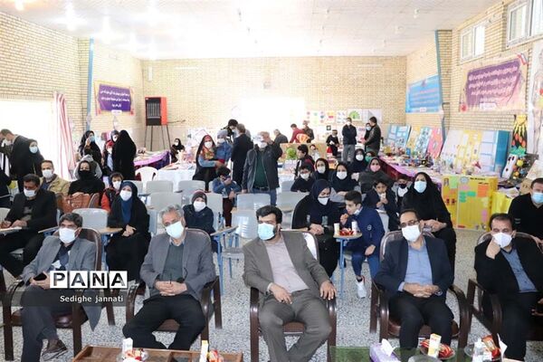 نمایشگاه دستاوردهای تدریس مجازی دانش آموزان در آباده