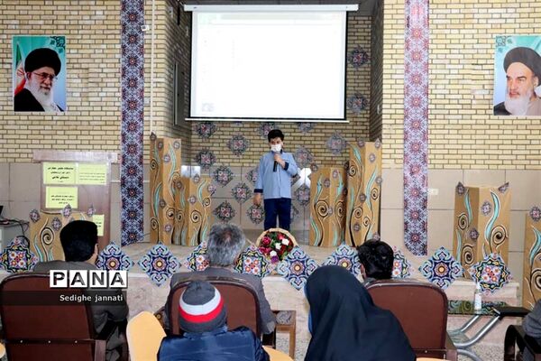 نمایشگاه دستاوردهای تدریس مجازی دانش آموزان در آباده