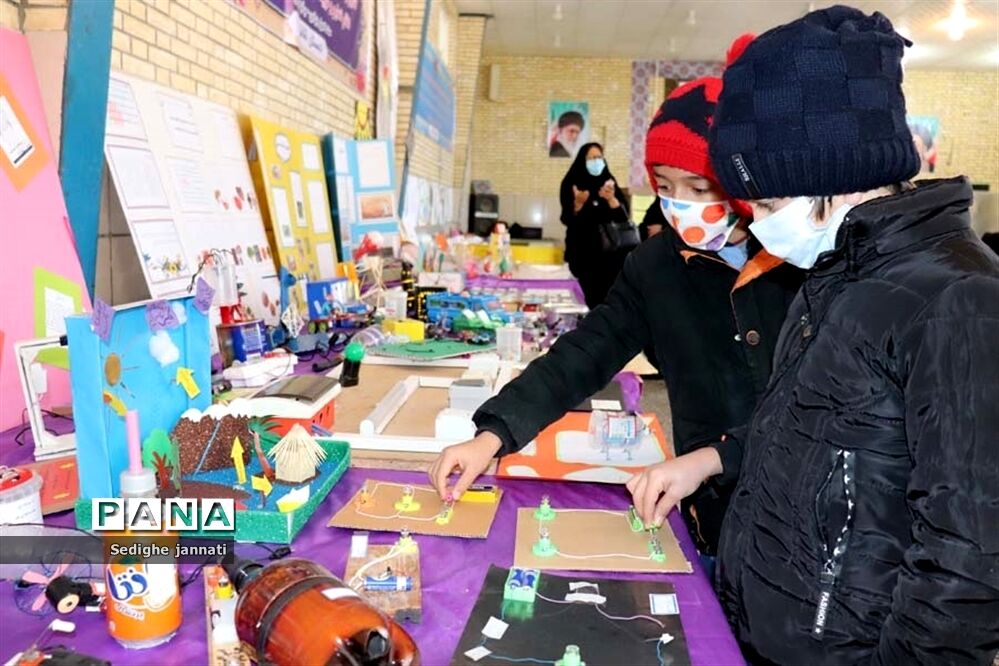 نمایشگاه دستاوردهای تدریس مجازی دانش آموزان در آباده