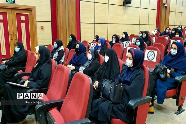 بزرگداشت هفته امور تربیتی در ناحیه یک بهارستان
