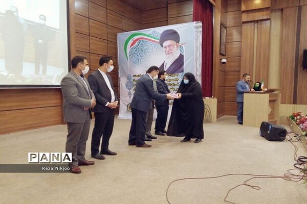 بزرگداشت هفته امور تربیتی در ناحیه یک بهارستان