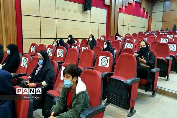بزرگداشت هفته امور تربیتی در ناحیه یک بهارستان
