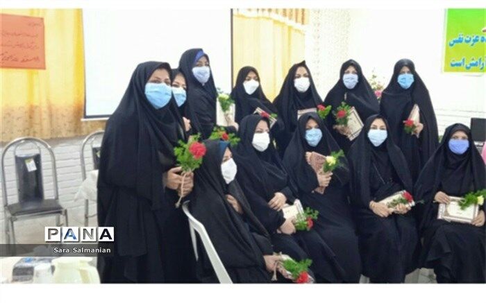 برگزاری مراسم تجلیل از معاونان و مربیان پرورشی در دبیرستان الزهرا (س) کاشمر