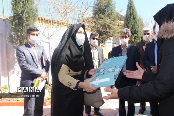 نواختن زنگ جشن نیکوکاری  در استان اصفهان