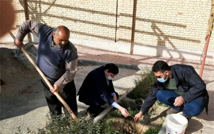 کاشت نهال به مناسبت روز درختکاری در جوادآباد