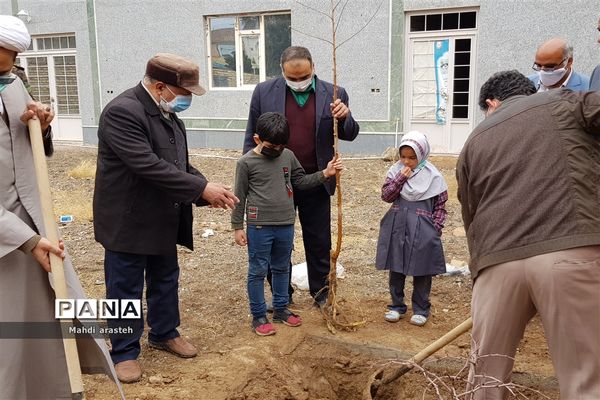روزدرختکاری در شهرستان خوسف استان خراسان جنوبی