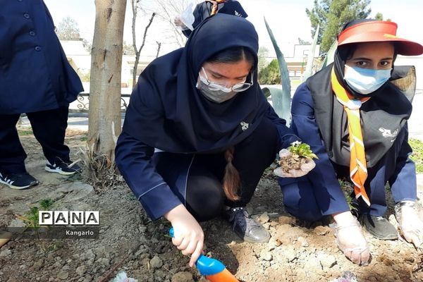 جشن تولد زمین در دبیرستان سوده ورامین