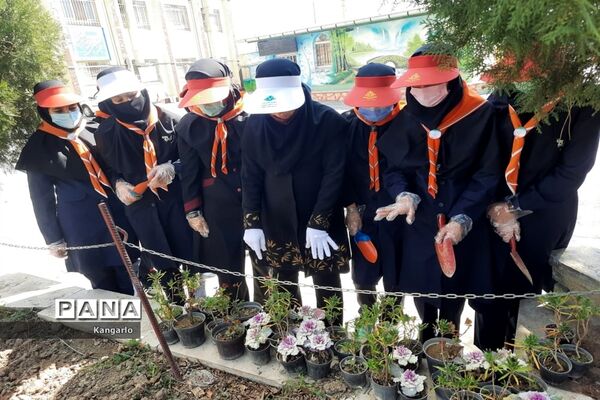 جشن تولد زمین در دبیرستان سوده ورامین