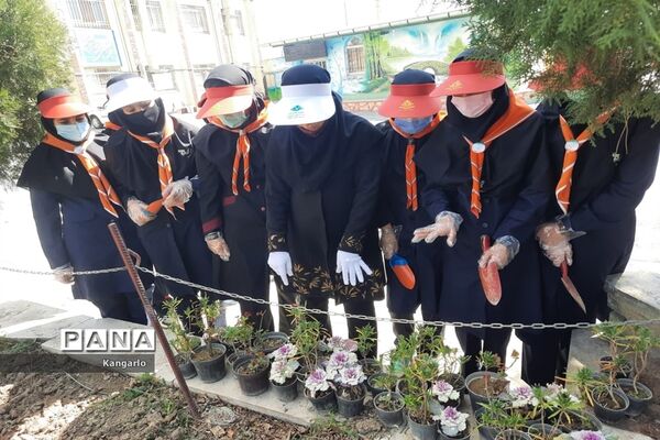 جشن تولد زمین در دبیرستان سوده ورامین