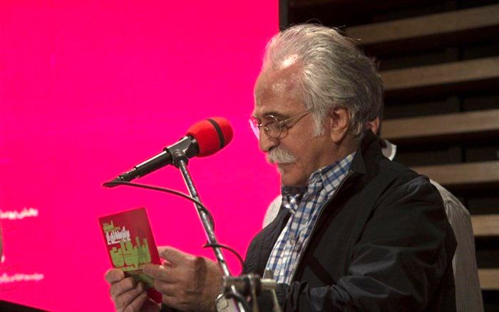 قدردانی «ایوب خان» از هنرمند پیشکسوت عرصه گرافیک در تئاتر شهر