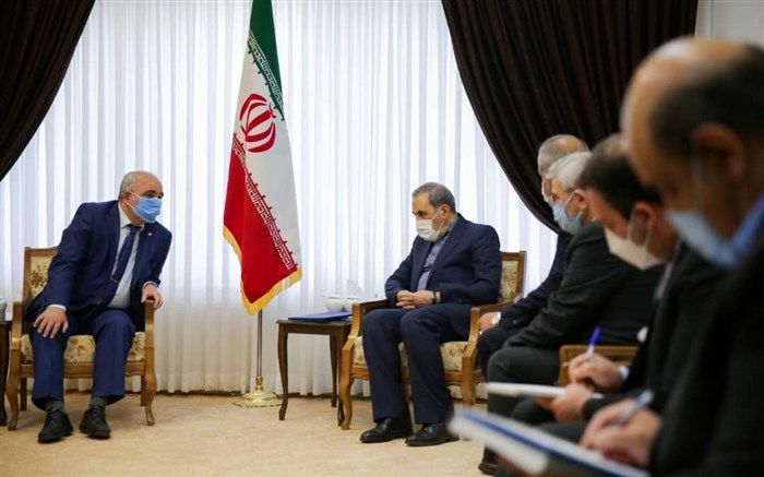 پیام رییس جمهور روسیه به رهبر انقلاب، تقدیم ولایتی شد