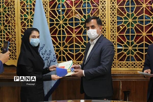 برگزاری نشست اعضای مجلس دانش‌آموزی استان اصفهان با مدیرکل آموزش و پرورش استان