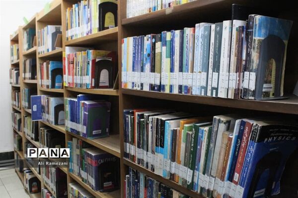 کتابخانه‌گردی در کتابخانه جمشید احمدی قائم‌سهر
