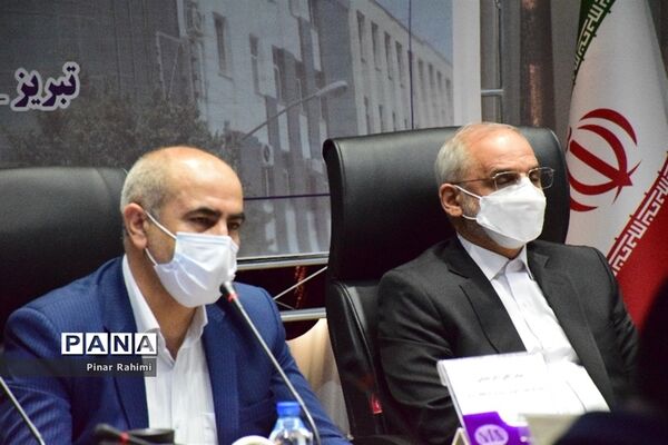 دیدار وزیر آموزش و پرورش با معلمان منتخب آذربایجان شرقی