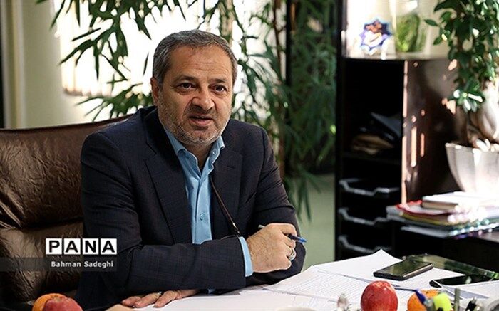 کاظمی: سرود و نمایش فعالیت‌هایی غیر مستقیم برای انتقال آموزه‌های تربیتی هستند