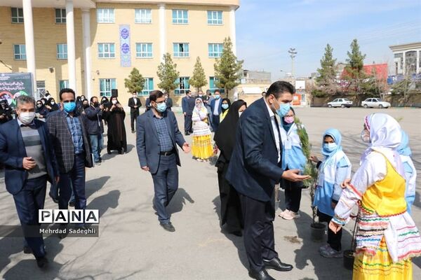 همایش استانی درختکاری توسط دانش آموزان ساعی در طرح ملی کوچ