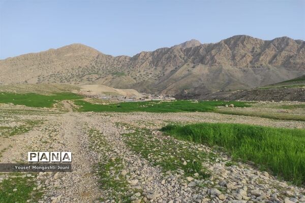 صعود فرهنگیان باغملک به قله ریز گر رشته کوه زاگرس