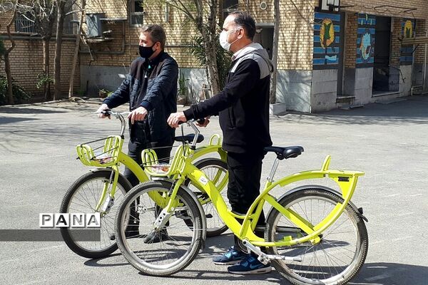 غرس نهال در هنرستان ایثار ناحیه یک شهرری به مناسبت هفته منابع طبیعی