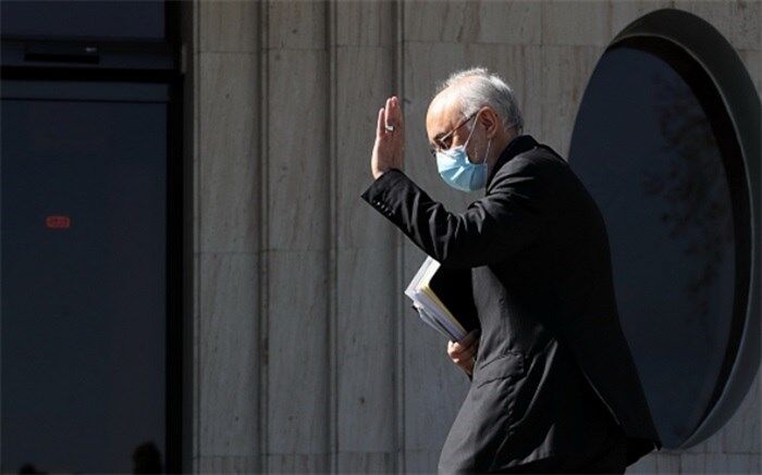 صالحی: فتوای رهبر انقلاب در حرمت بمب اتم حرف نهایی ایران است