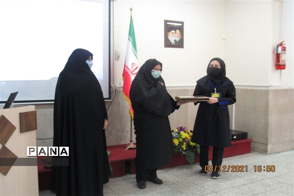مراسم به ثمر رسیدن فعالیت های کانون یاریگران زندگی  منطقه یک