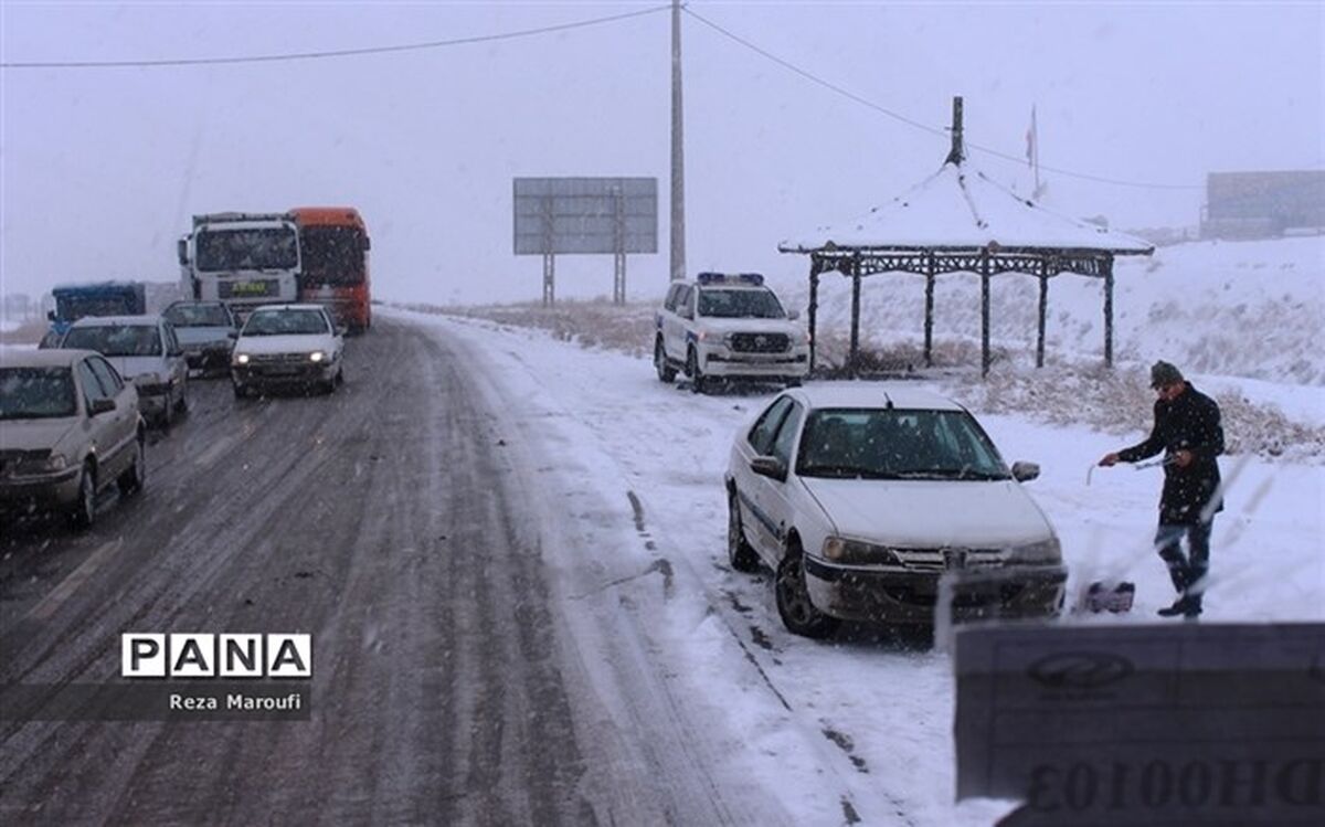 جاده‌های ۹ استان برفی و بارانی است