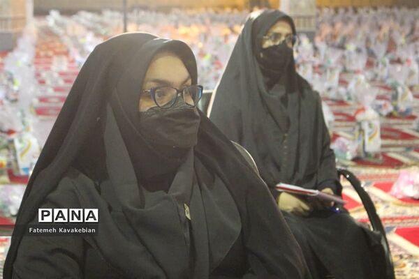 بسته‌بندی و توزیع ۱۵۰۰ بسته غذایی در مصلی ساری