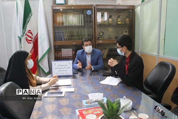 نشست نمایندگان مجلس دانش آموزی پسران شهرستان بوشهر
