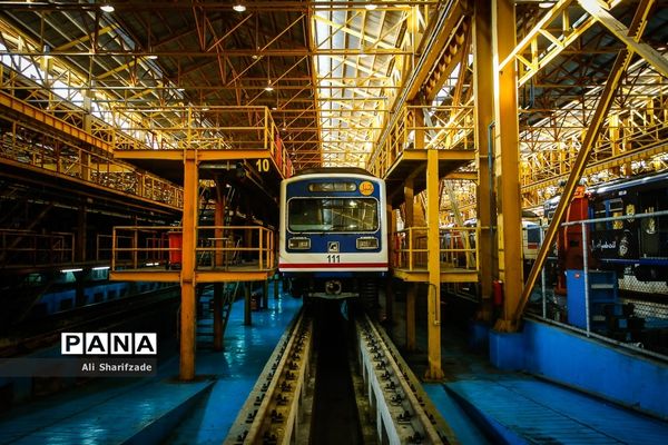 مراسم امضای تفاهم‌نامه بازسازی کامل ۳۱ رام قطار مترو تهران