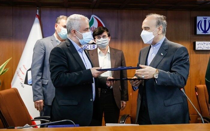 امضای تفاهم‌نامه همکاری بنیاد شهید و وزارت ورزش