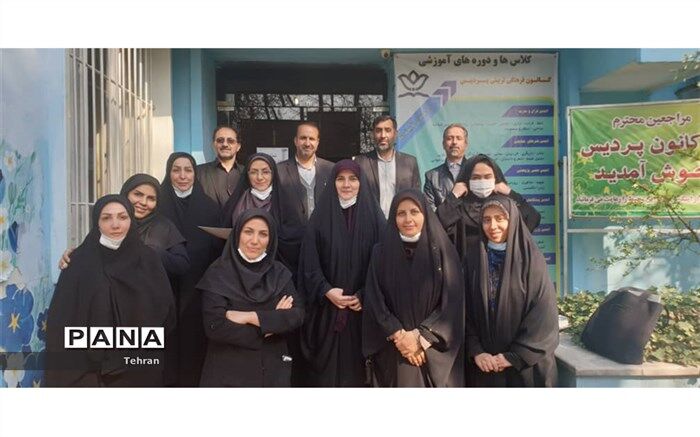 پایه تربیت محبت است، باید در تربیت دانش آموزان از محبت بهره بگیریم